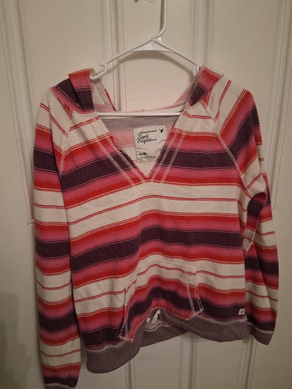 American Eagle Outfitters Striped V-Neck Pullover in Pink, Purple & Cream